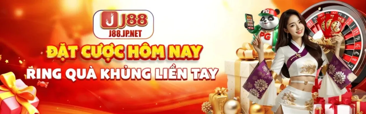 Hình ảnh bàn Roulette, bánh xe quay và chip cược trên ok99 app